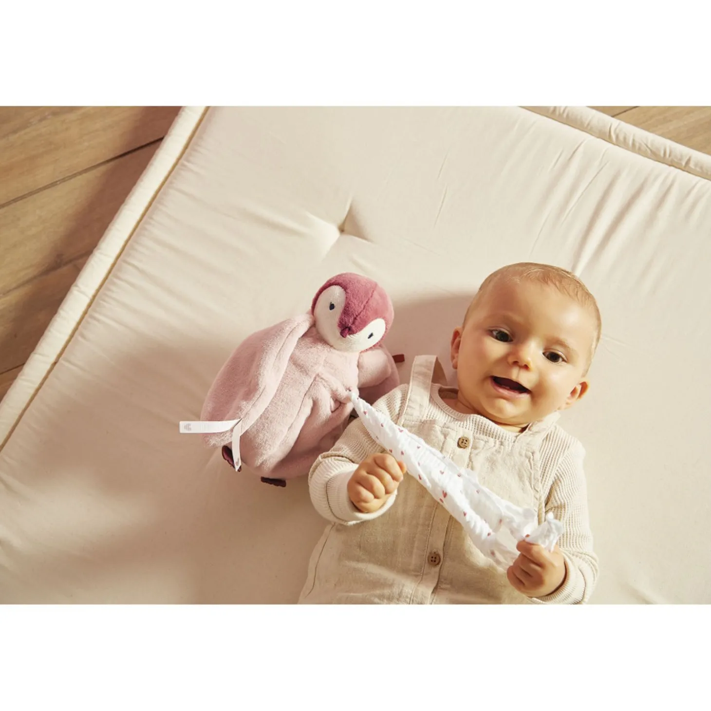Kaloo Kissing Plush Penguin Pink
